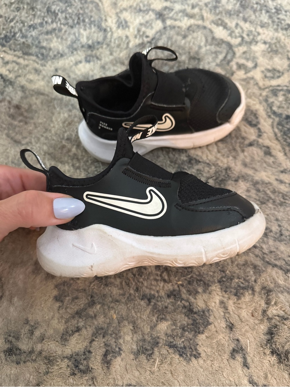 Nike Flex Runner Toddler Shoes • 6 • Black + White Sneakers